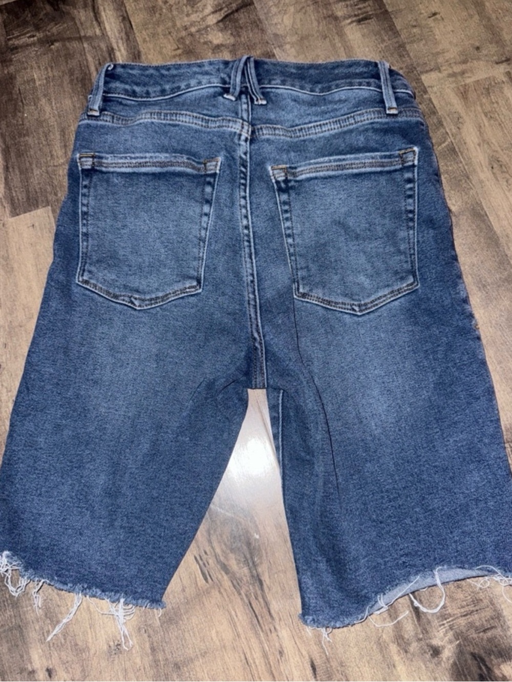 Good American Good Long Jean Shorts Sz 4/27 High Rise Cutoff Frayed NWOT - Picture 4 of 5